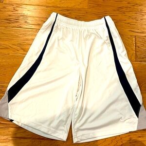 Boys Nike bball shorts